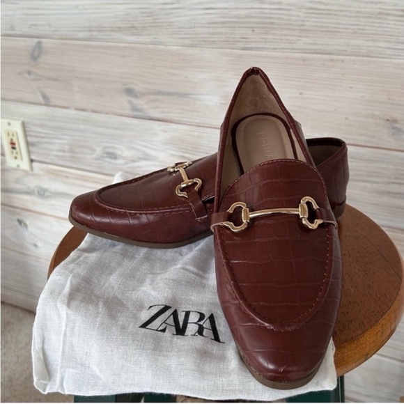 Zara Croc-Embossed Brown Loafers with Gold Detail $68 - Picture 5 of 11